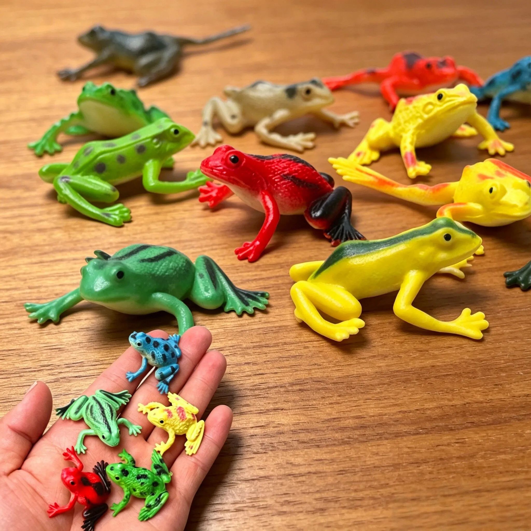 Hobby Is Science - Statues de grenouilles réalistes, 12 pièces,